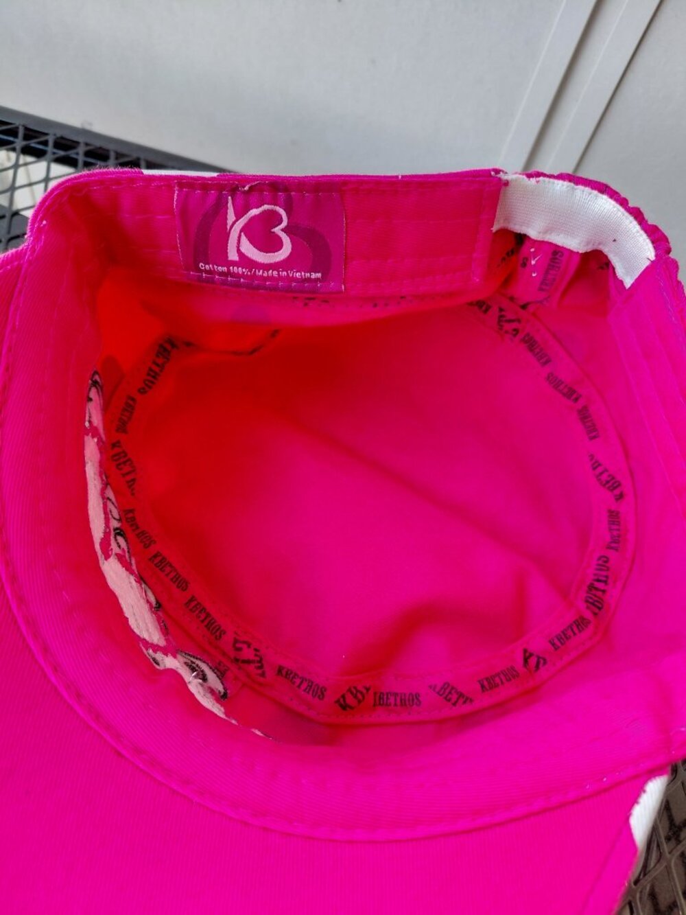 KBETHOS Pink Rhinestone Heart Beret Styled Cap Women’s M/L Y2K McBling Bling Hat - Picture 3 of 4